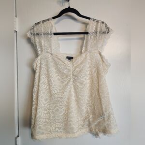 Lace Sleeveless Top